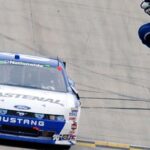 Carl Edwards Cruises to Nationwide Win at Dover Carl Edwards Cruises to Nationwide Win at Dover